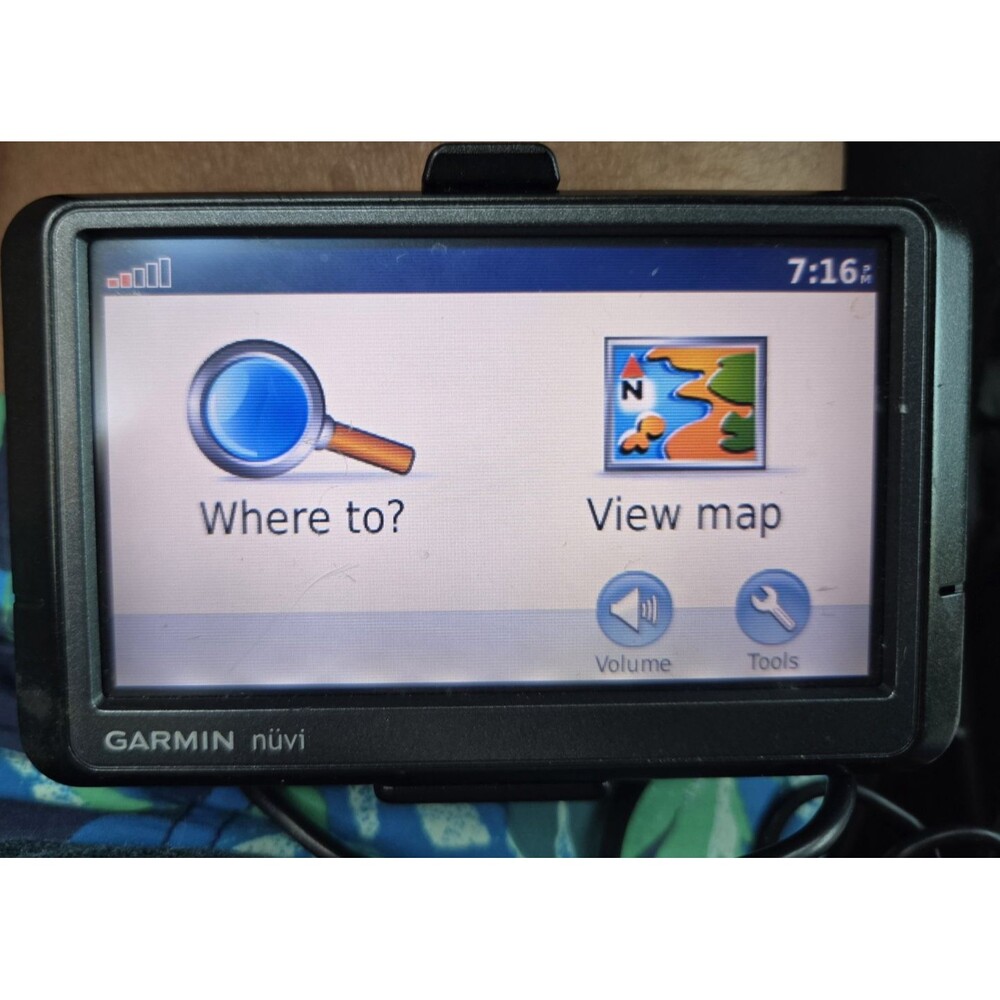 Garmin nüvi Automotive Mountable GPS with Car Charger and Mount extra charger